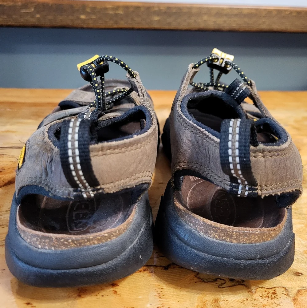 Keen Sarasota Brown Leather Waterproof Sandals Big Kids Size 5